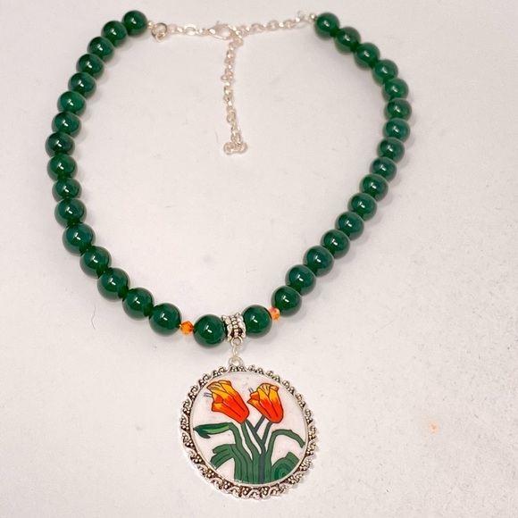 Floral pendant & Quartz necklace and earrings set - Picture 5 of 7